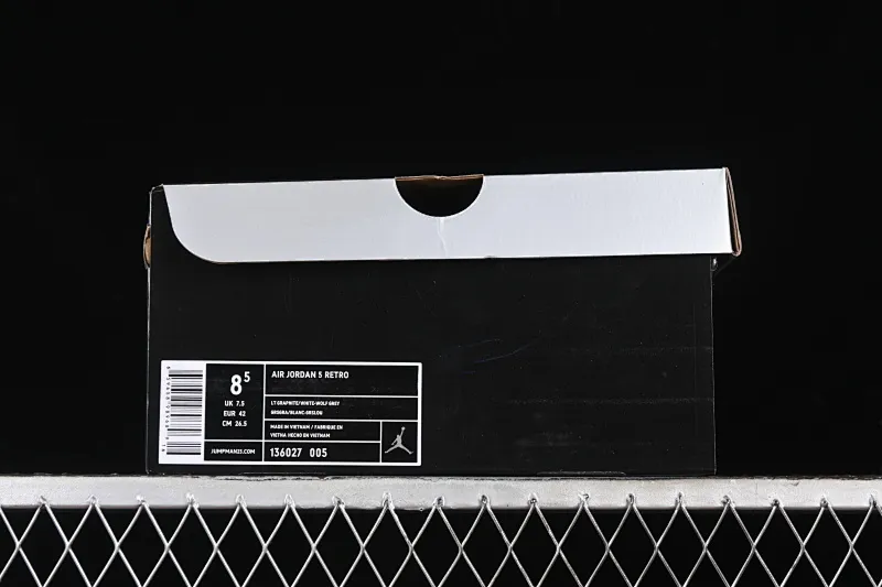 All categories Air Jordan Jordan series basketball shoes Air Jordan 5 Air Jordan 5 Retro AJ5 Joe 5 wolf gray color 136027-005